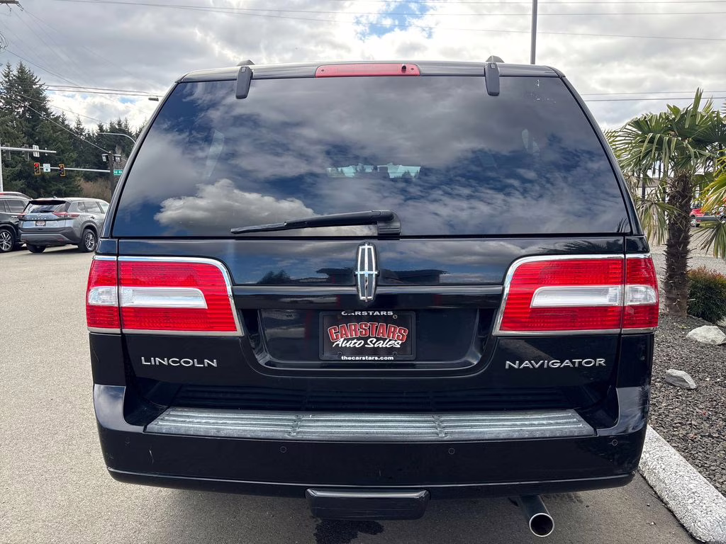 2009 Black Pearl Slate Clearcoat Metallic Lincoln Navigator Base RWD SUV