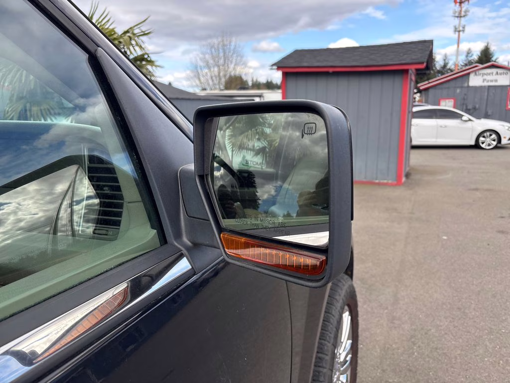 2009 Black Pearl Slate Clearcoat Metallic Lincoln Navigator Base RWD SUV