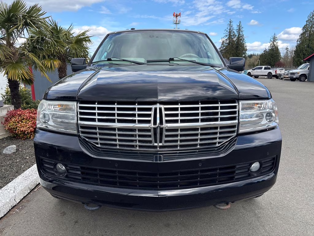 2009 Black Pearl Slate Clearcoat Metallic Lincoln Navigator Base RWD SUV
