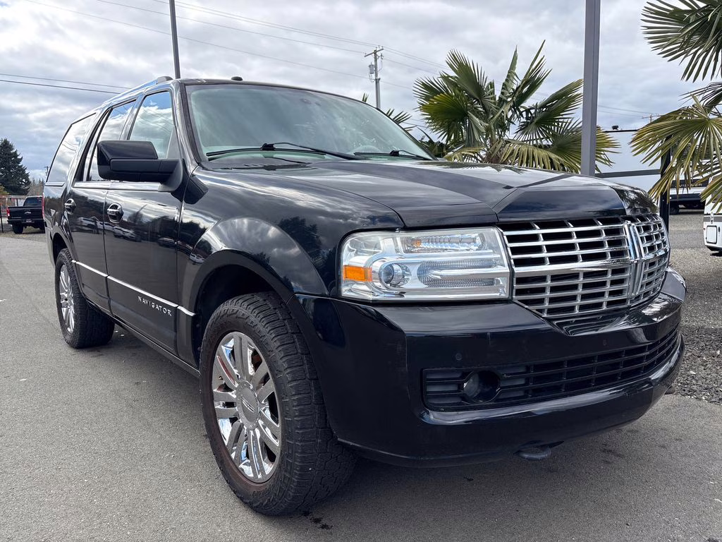 2009 Black Pearl Slate Clearcoat Metallic Lincoln Navigator Base RWD SUV