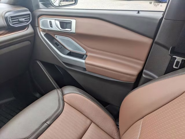 2023 Blue Metallic Ford Explorer King Ranch RWD SUV