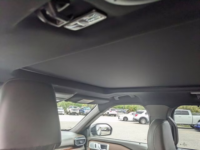 2023 Blue Metallic Ford Explorer King Ranch RWD SUV