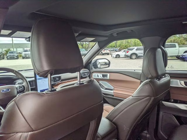 2023 Blue Metallic Ford Explorer King Ranch RWD SUV