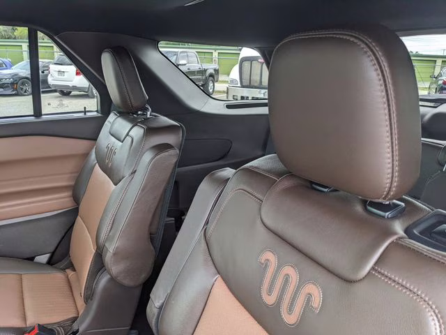 2023 Blue Metallic Ford Explorer King Ranch RWD SUV