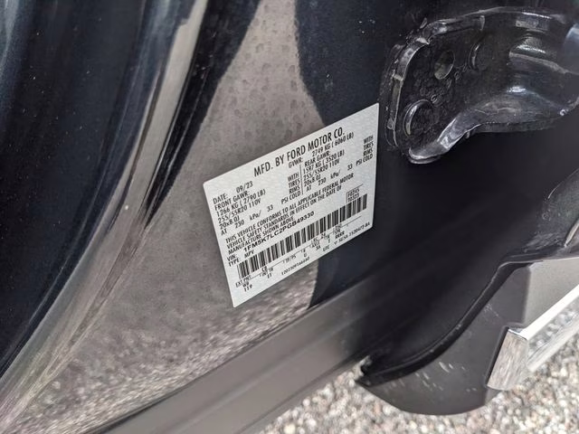 2023 Blue Metallic Ford Explorer King Ranch RWD SUV