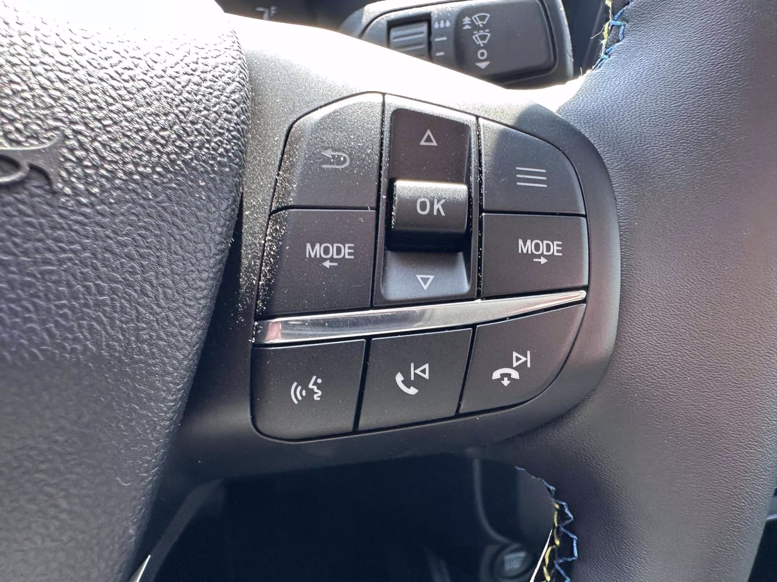 2026 Velocity Blue Ford Maverick Lobo Standard AWD Truck