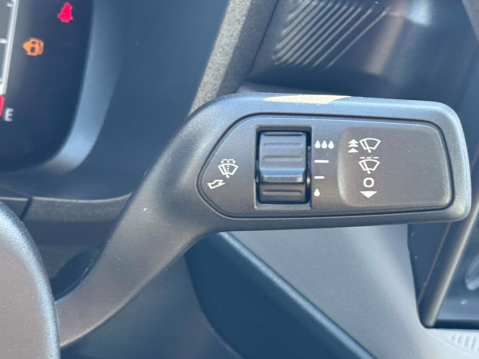 2026 Oxford White Ford Maverick XL AWD SuperCrew AWD Truck