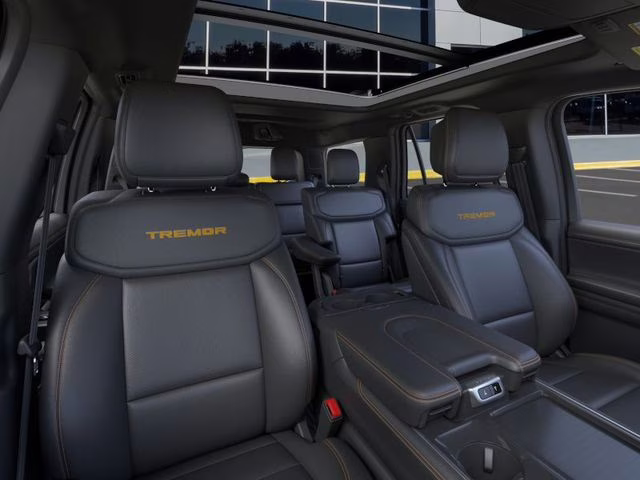 2026 Star White Metallic Tri-Coat Ford Expedition Tremor 4X4 SUV