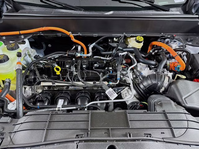 2026 Oxford White Ford Maverick XL FWD Truck