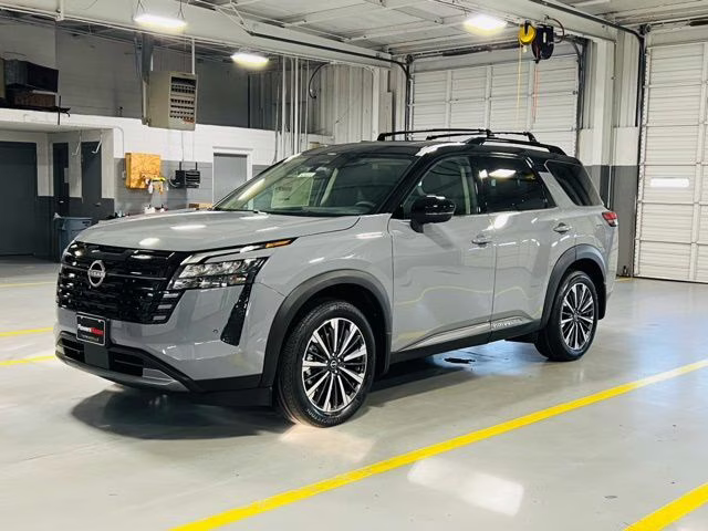 2026 Boulder Gray/Super Black Nissan Pathfinder Platinum FWD SUV