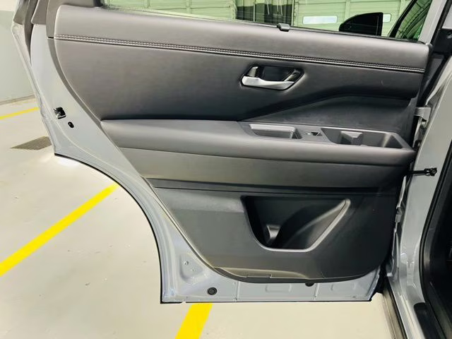 2026 Boulder Gray/Super Black Nissan Pathfinder Platinum FWD SUV