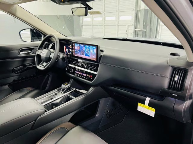 2026 Boulder Gray/Super Black Nissan Pathfinder Platinum FWD SUV