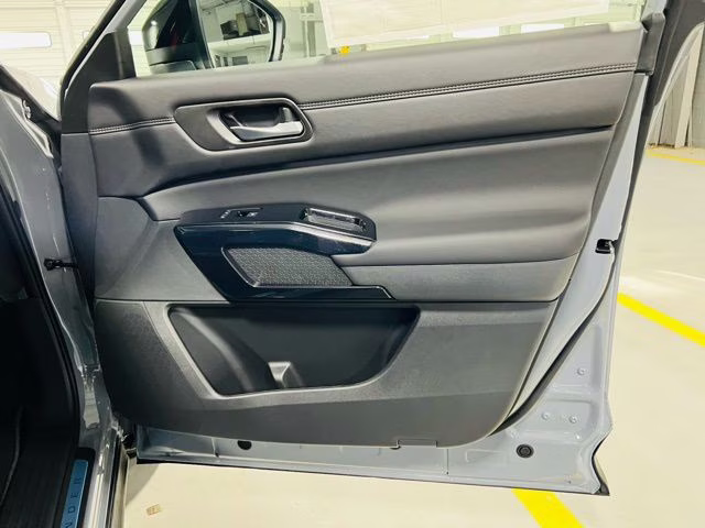 2026 Boulder Gray/Super Black Nissan Pathfinder Platinum FWD SUV