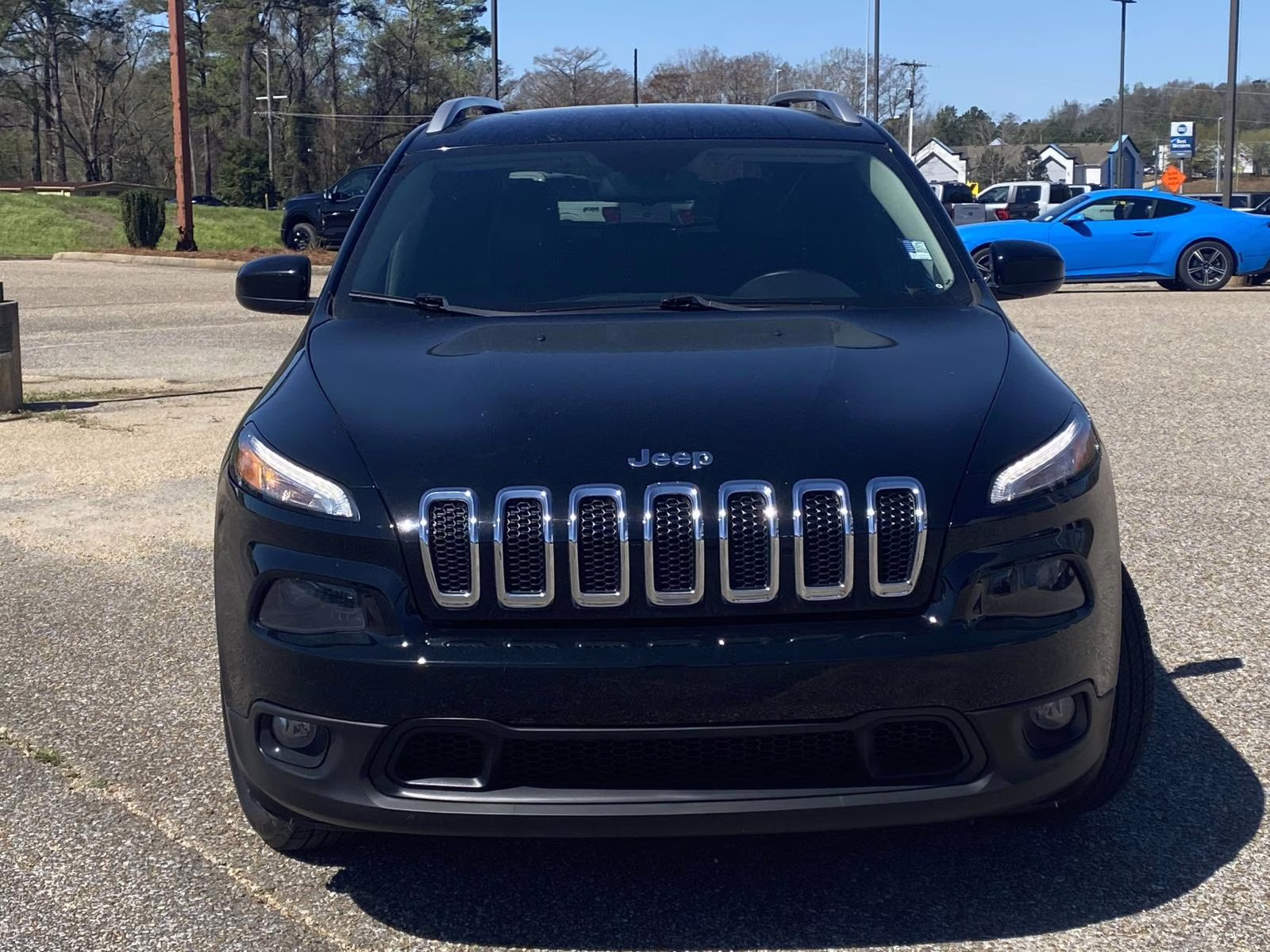 2018 Diamond Black Crystal Pearlcoat Jeep Cherokee Latitude Plus FWD SUV