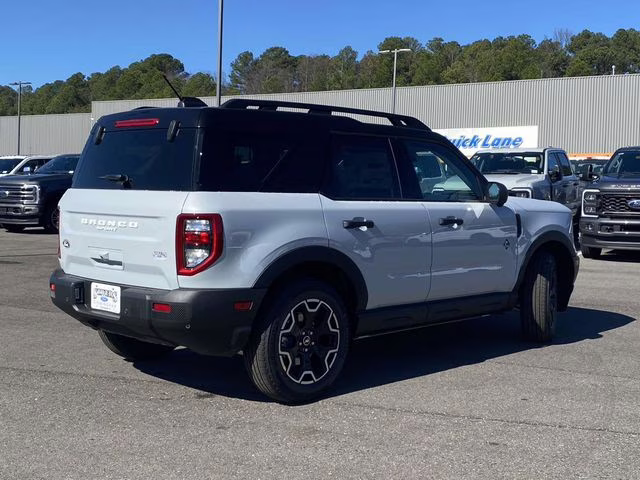 2026 White Metallic Ford Bronco Sport Outer Banks 4X4 SUV