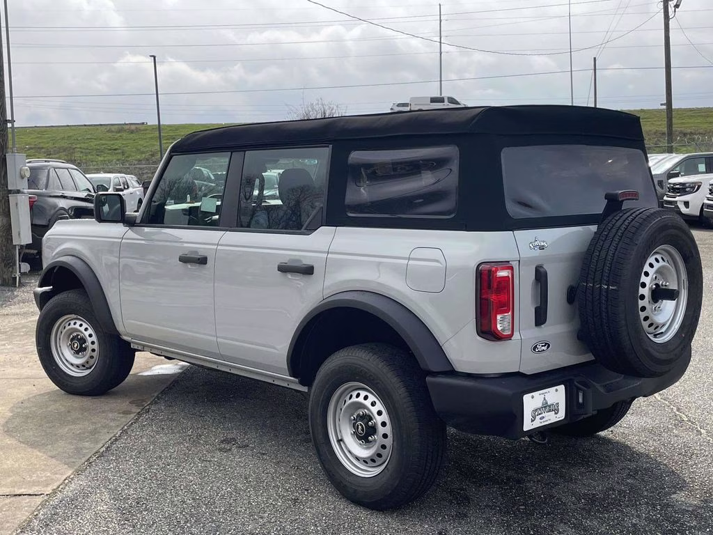 2026 Avalanche Gray Ford Bronco Base 4X4 SUV