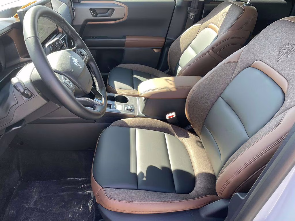 2026 Space White Metallic Ford Bronco Sport Outer Banks 4X4 SUV