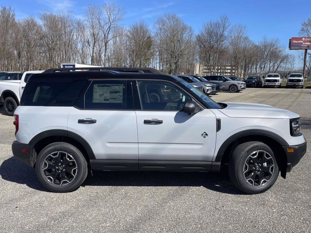 2026 Space White Metallic Ford Bronco Sport Outer Banks 4X4 SUV