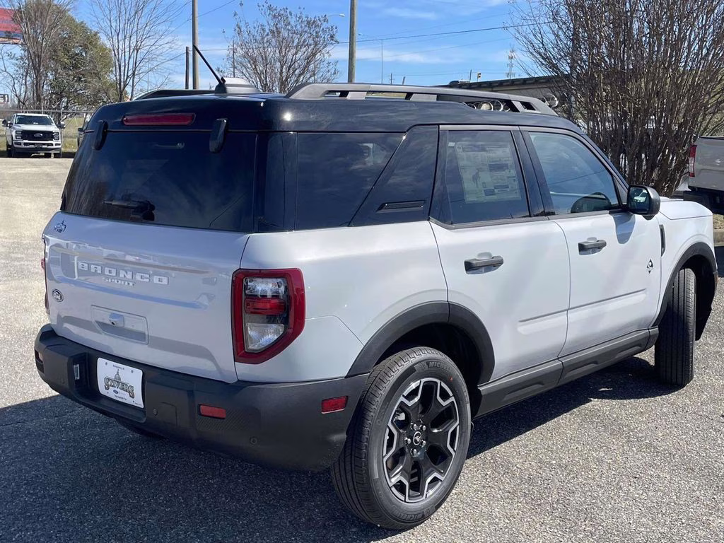 2026 Space White Metallic Ford Bronco Sport Outer Banks 4X4 SUV