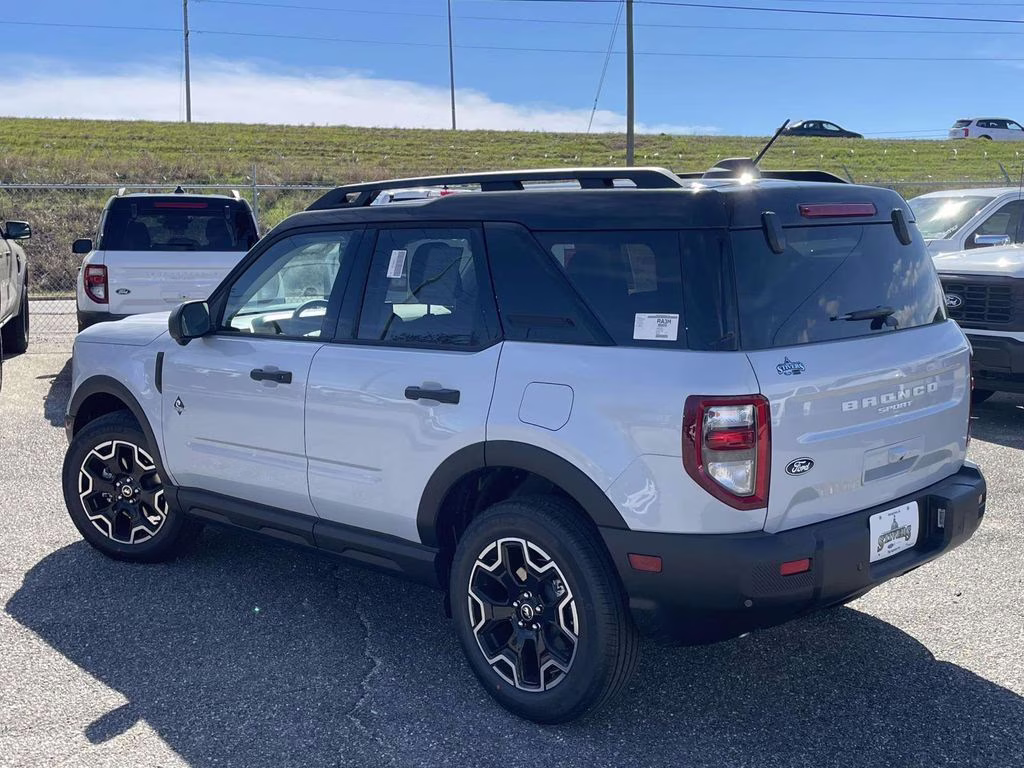 2026 Space White Metallic Ford Bronco Sport Outer Banks 4X4 SUV