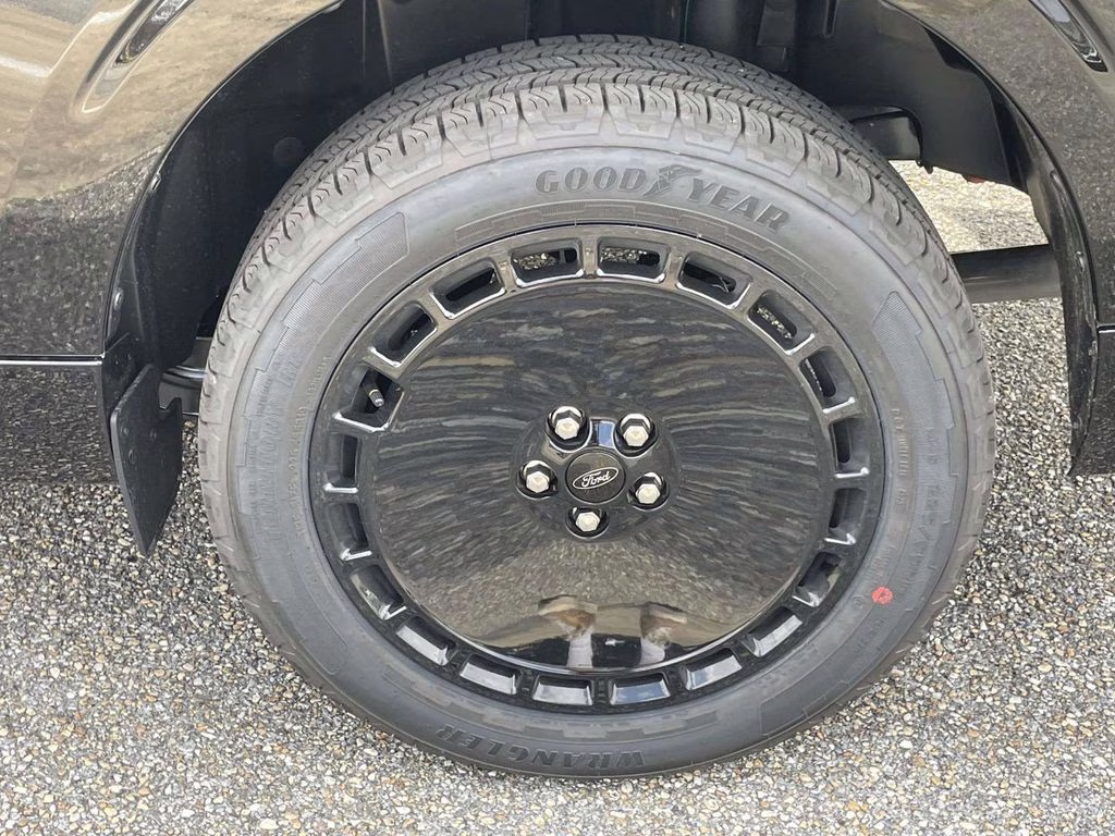 2026 Shadow Black Ford Maverick Lobo High AWD Truck