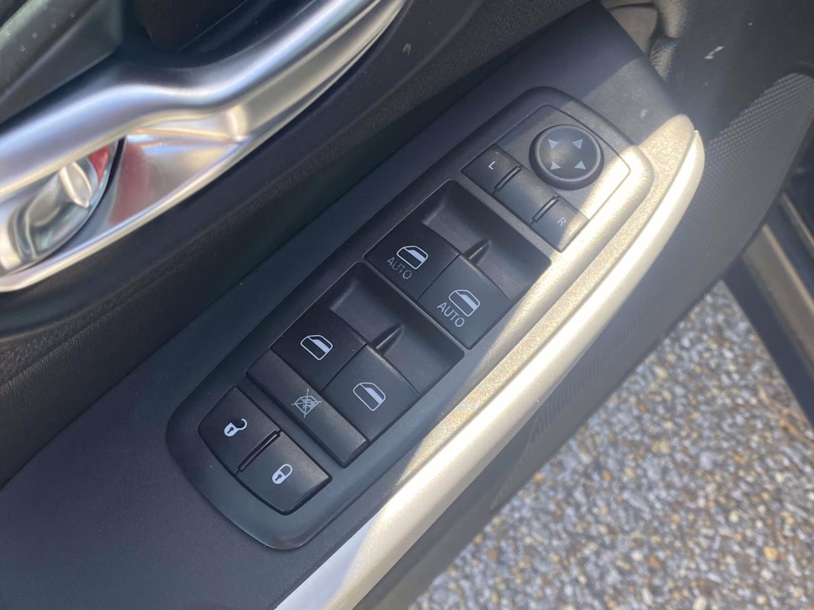 2018 Diamond Black Crystal Pearlcoat Jeep Cherokee Latitude Plus FWD SUV