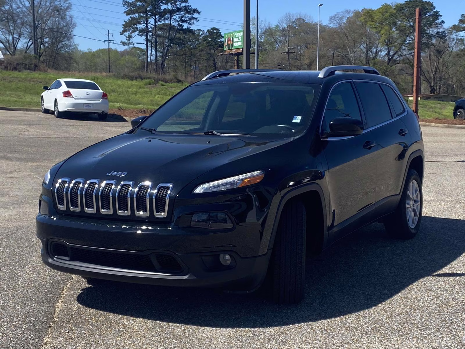 2018 Diamond Black Crystal Pearlcoat Jeep Cherokee Latitude Plus FWD SUV