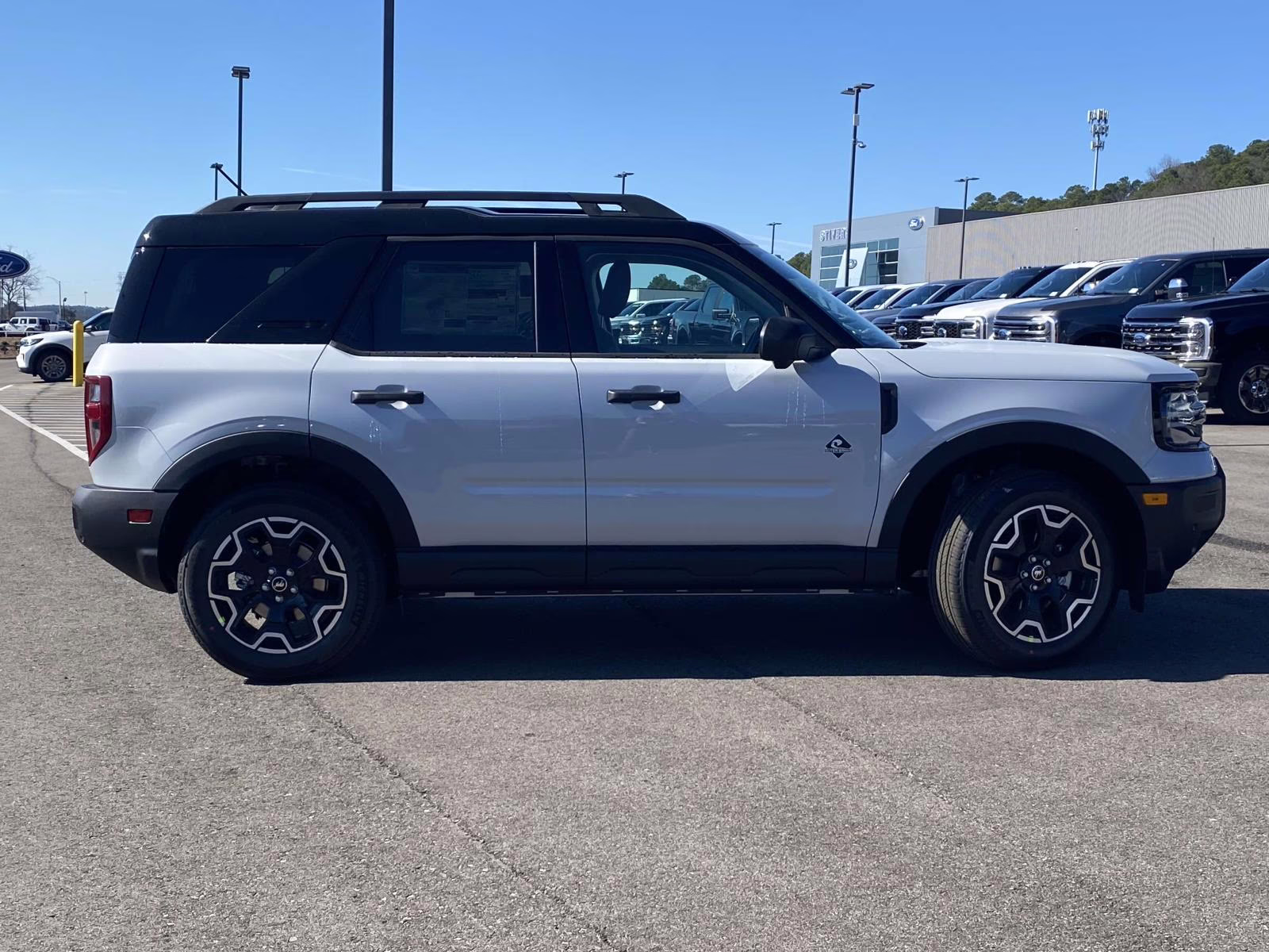 2026 White Metallic Ford Bronco Sport Outer Banks 4X4 SUV