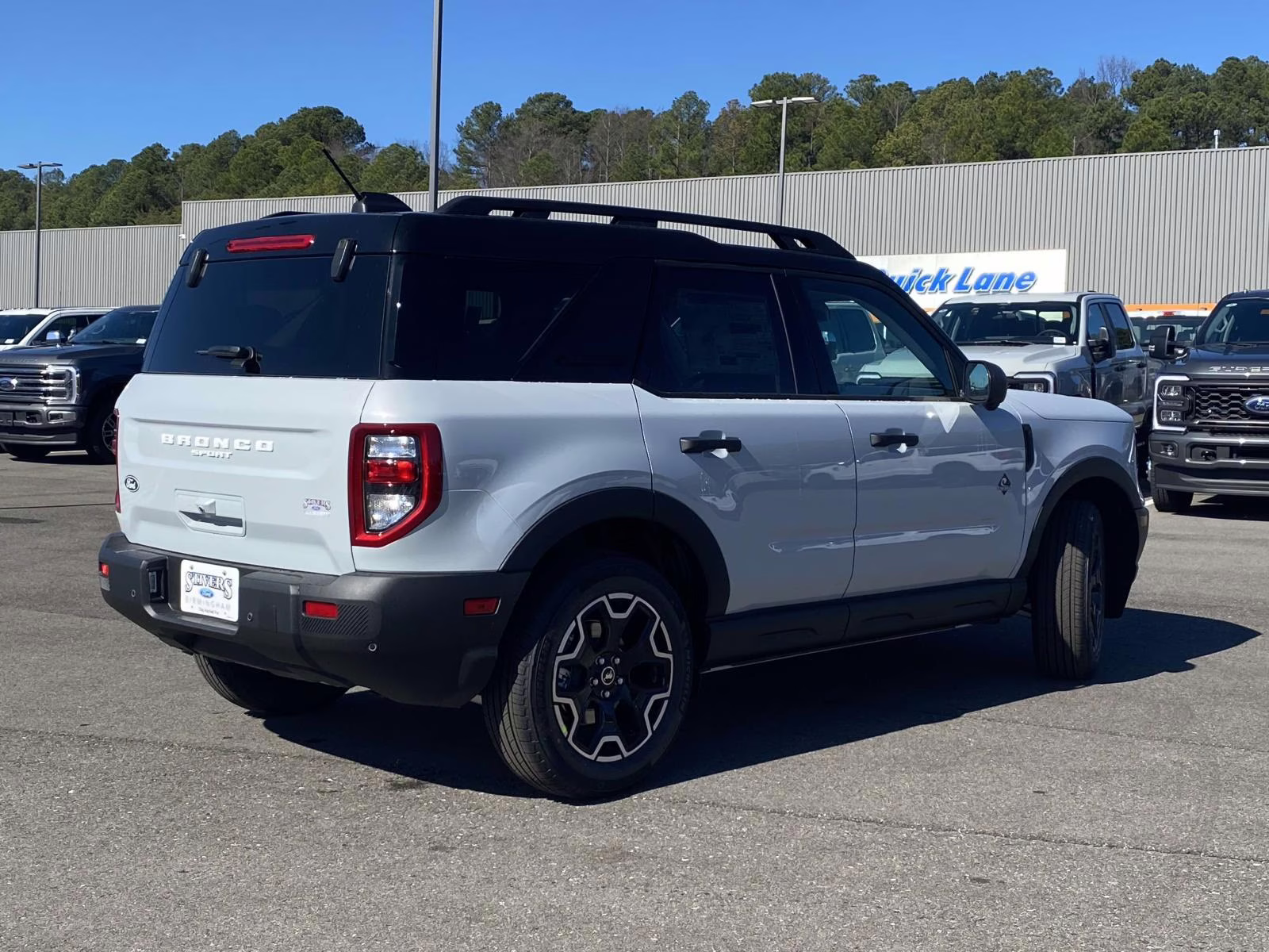2026 White Metallic Ford Bronco Sport Outer Banks 4X4 SUV