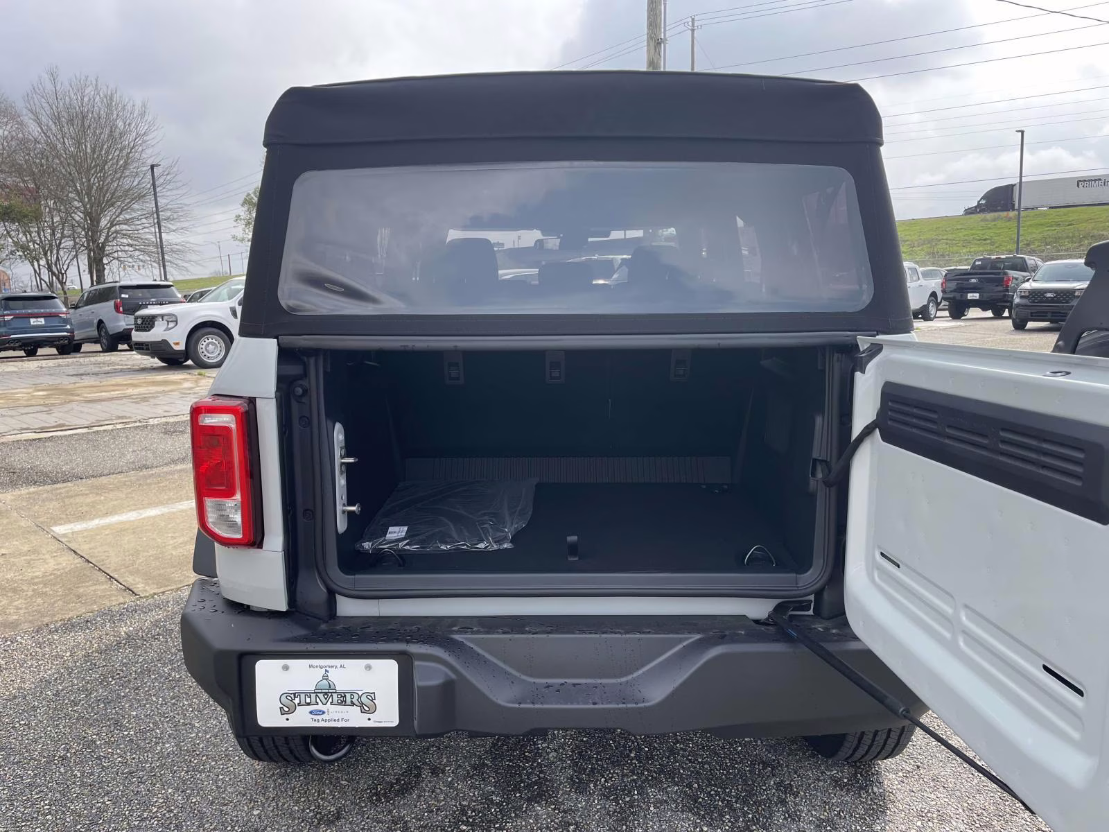 2026 Avalanche Gray Ford Bronco Base 4X4 SUV