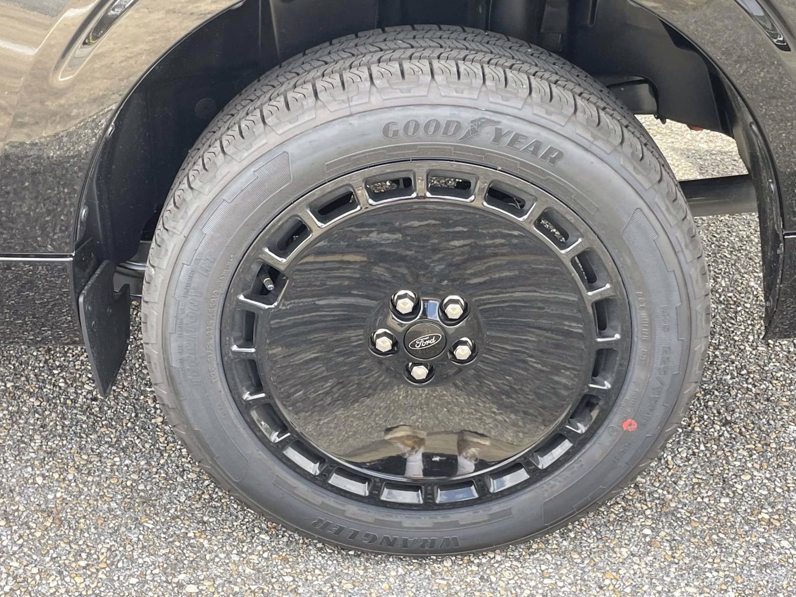 2026 Shadow Black Ford Maverick Lobo High AWD Truck