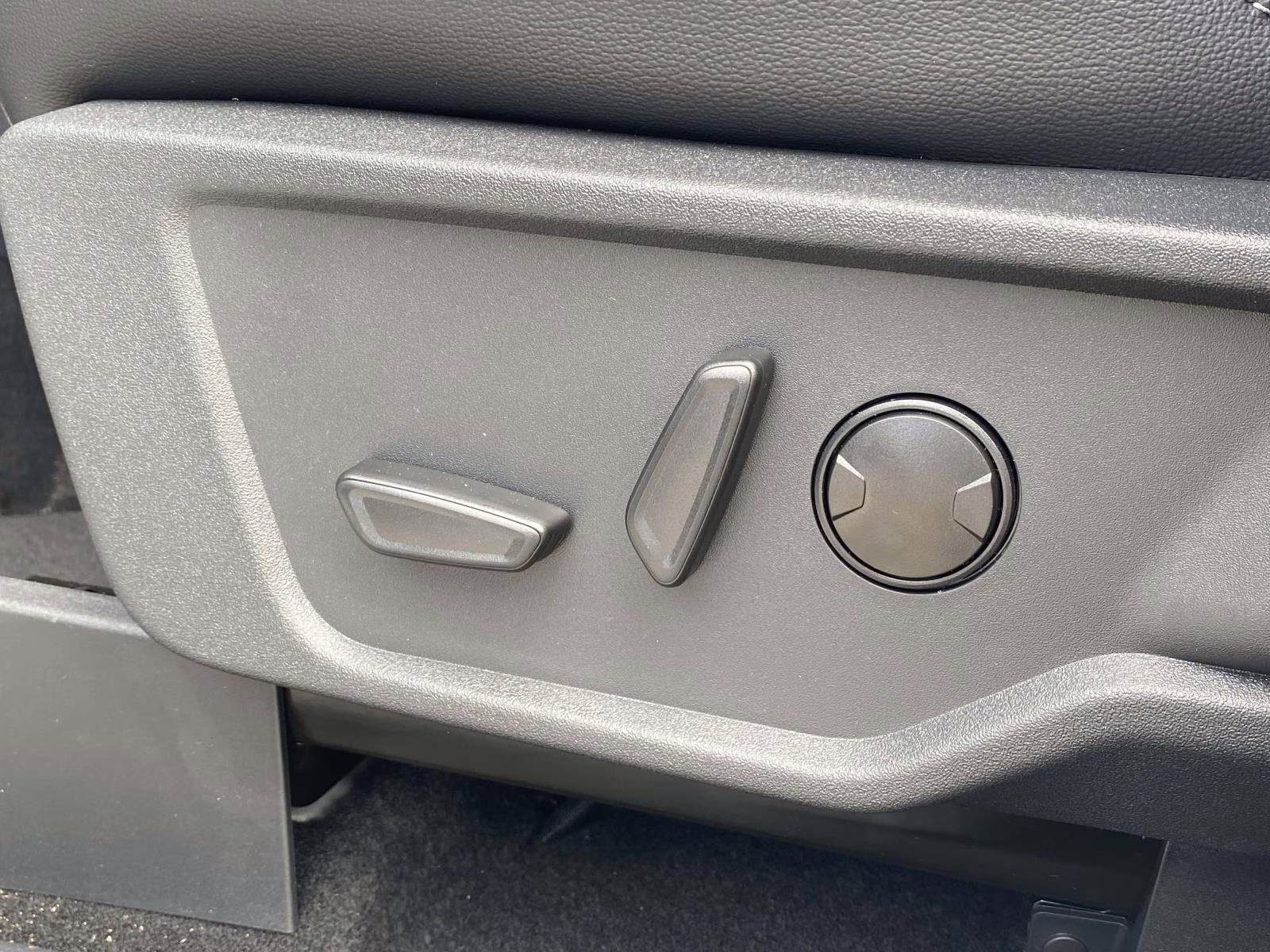 2026 Oxford White Ford Bronco Outer Banks 4X4 SUV