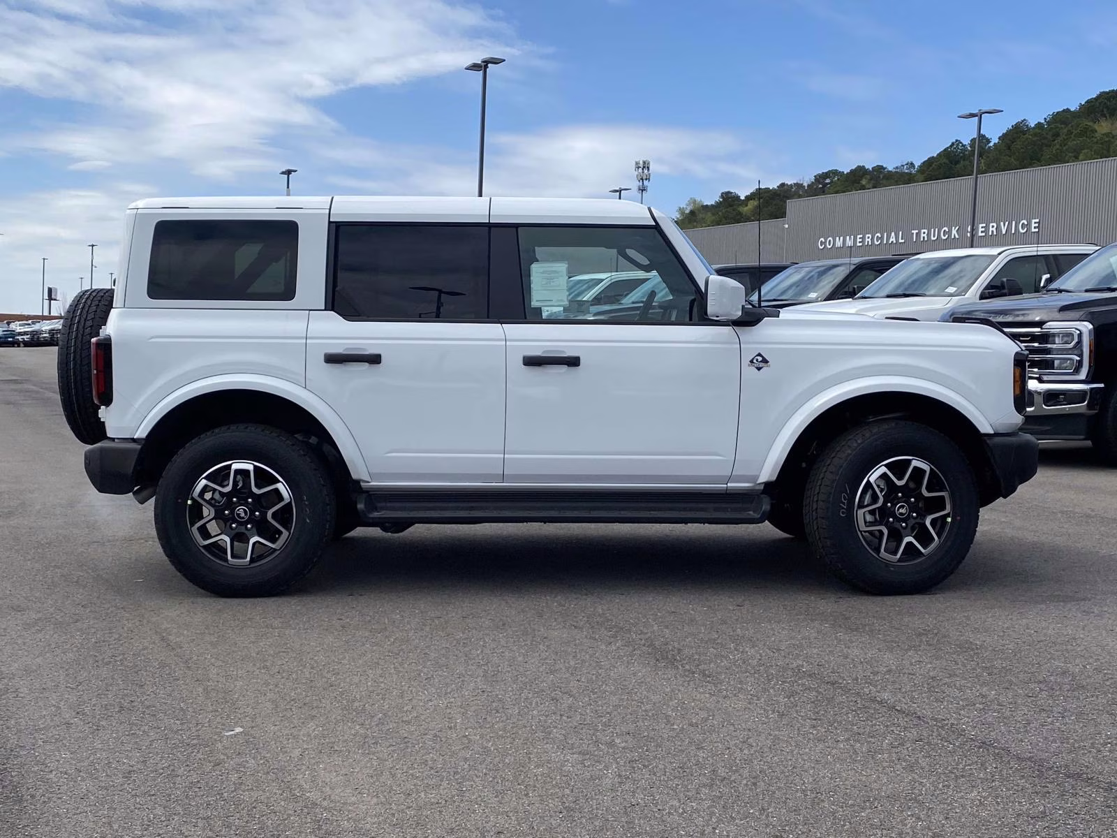 2026 Oxford White Ford Bronco Outer Banks 4X4 SUV
