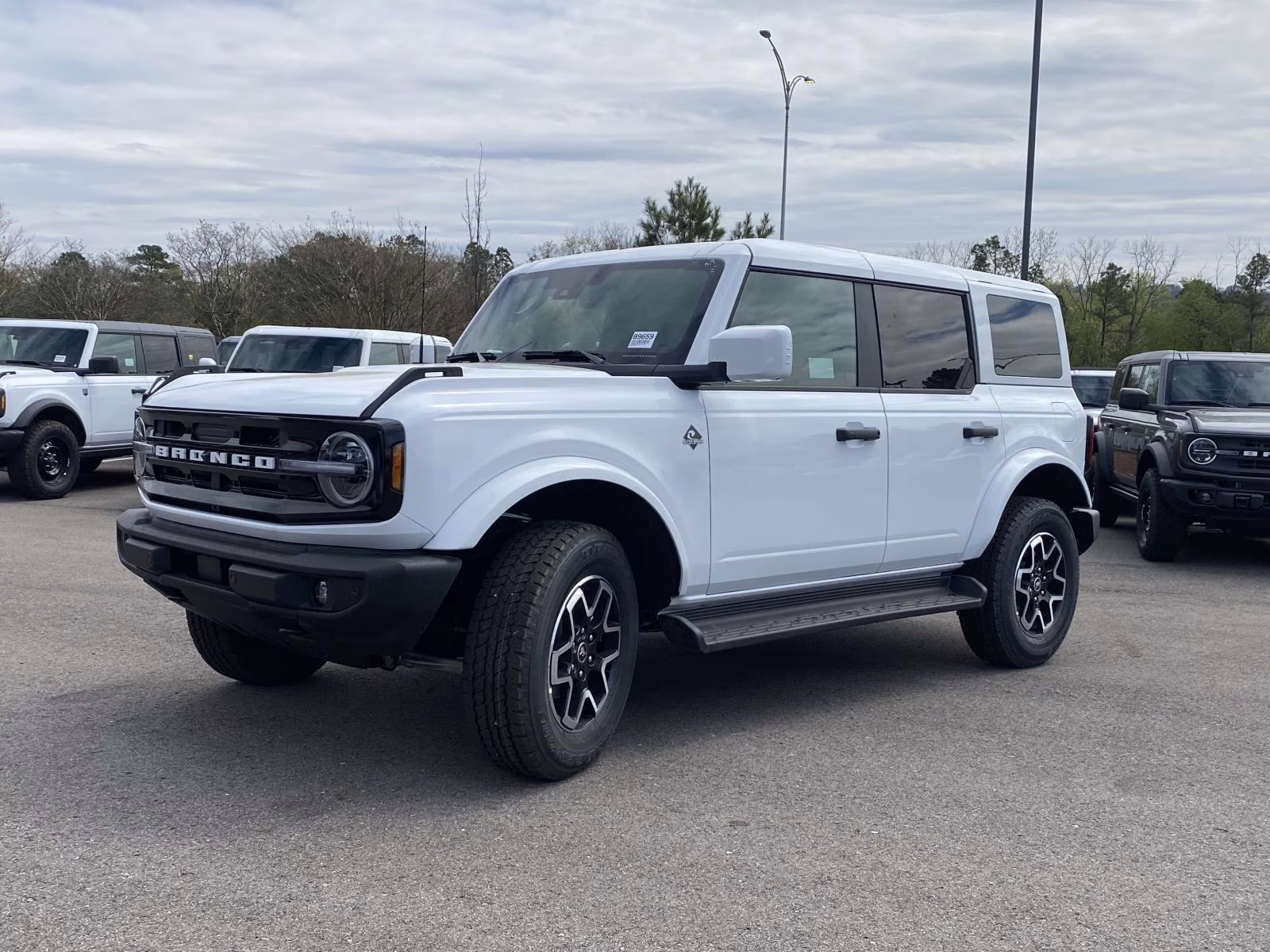2026 Oxford White Ford Bronco Outer Banks 4X4 SUV