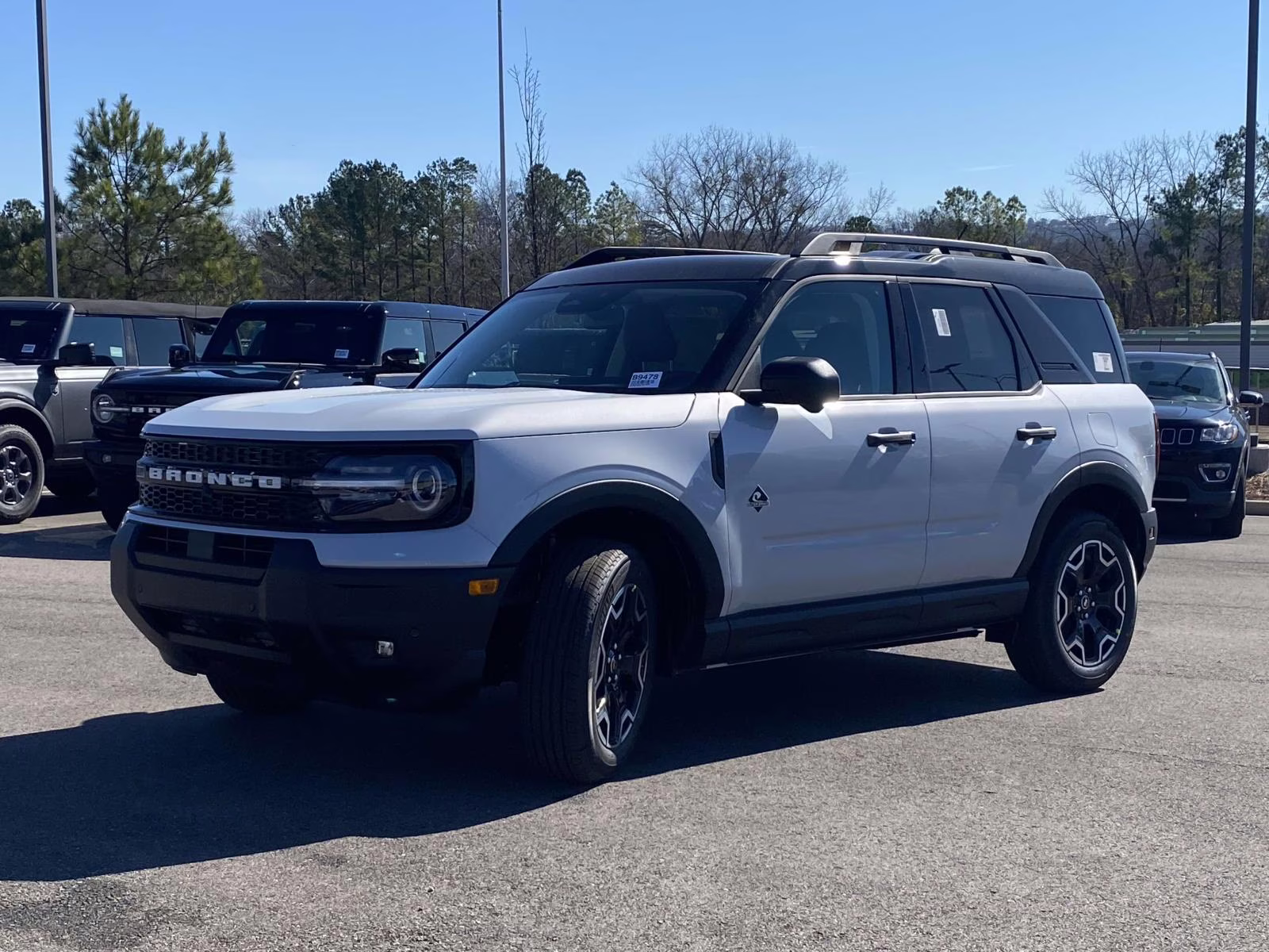 2026 White Metallic Ford Bronco Sport Outer Banks 4X4 SUV