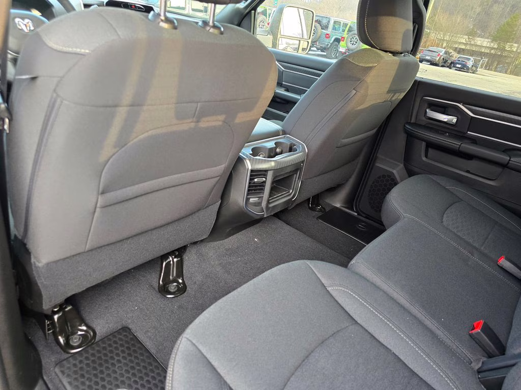 2026 Diamond Black Crystal Pearlcoat Ram 2500 Big Horn 4X4 Truck