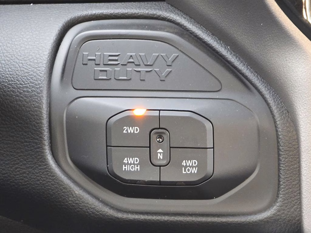 2026 Diamond Black Crystal Pearlcoat Ram 2500 Big Horn 4X4 Truck