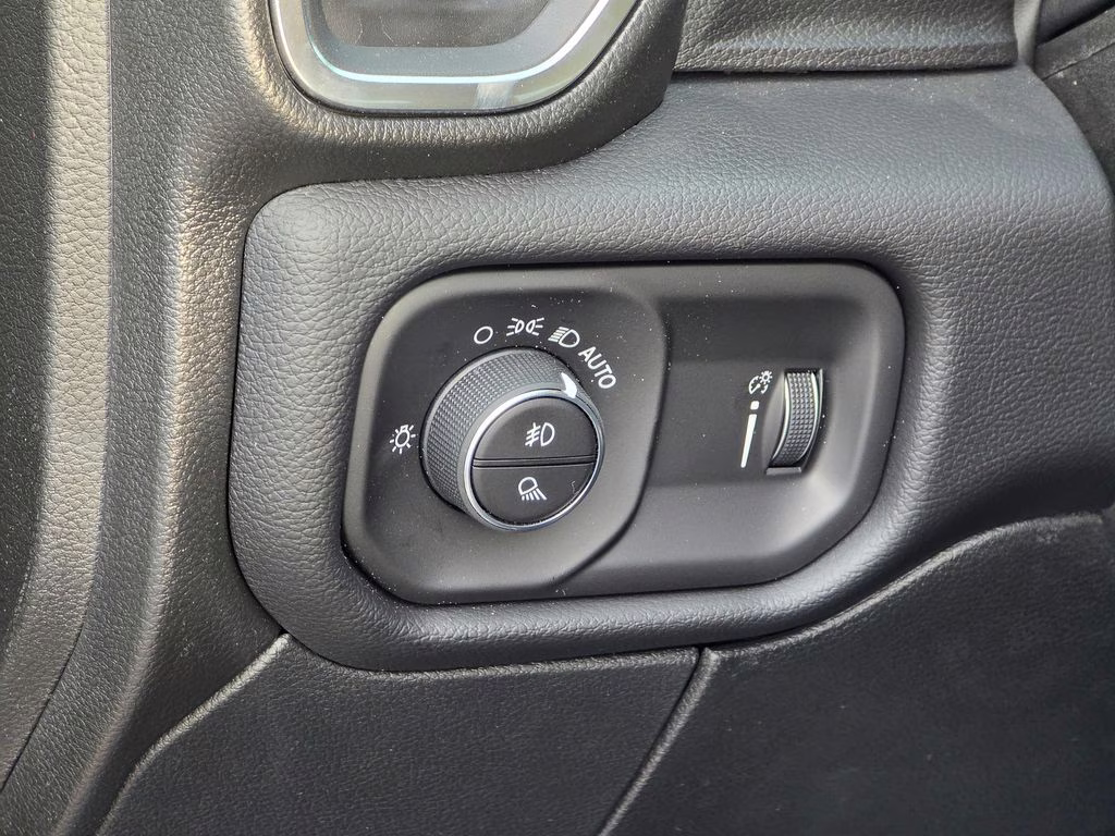 2026 Diamond Black Crystal Pearlcoat Ram 2500 Big Horn 4X4 Truck