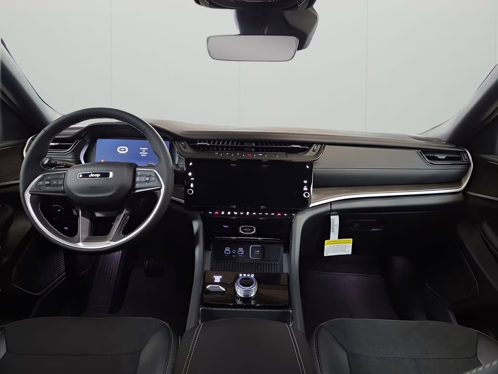 2026 Baltic Gray Metallic Clearcoat Jeep Grand Cherokee Laredo 4X4 SUV