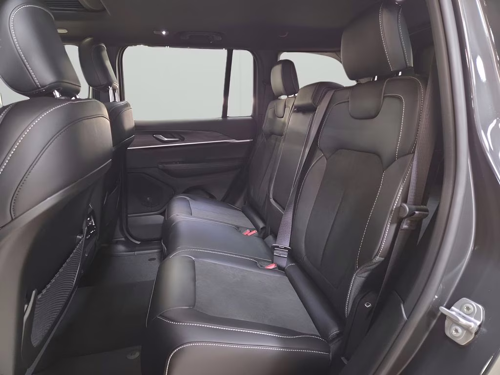 2026 Baltic Gray Metallic Clearcoat Jeep Grand Cherokee Laredo 4X4 SUV