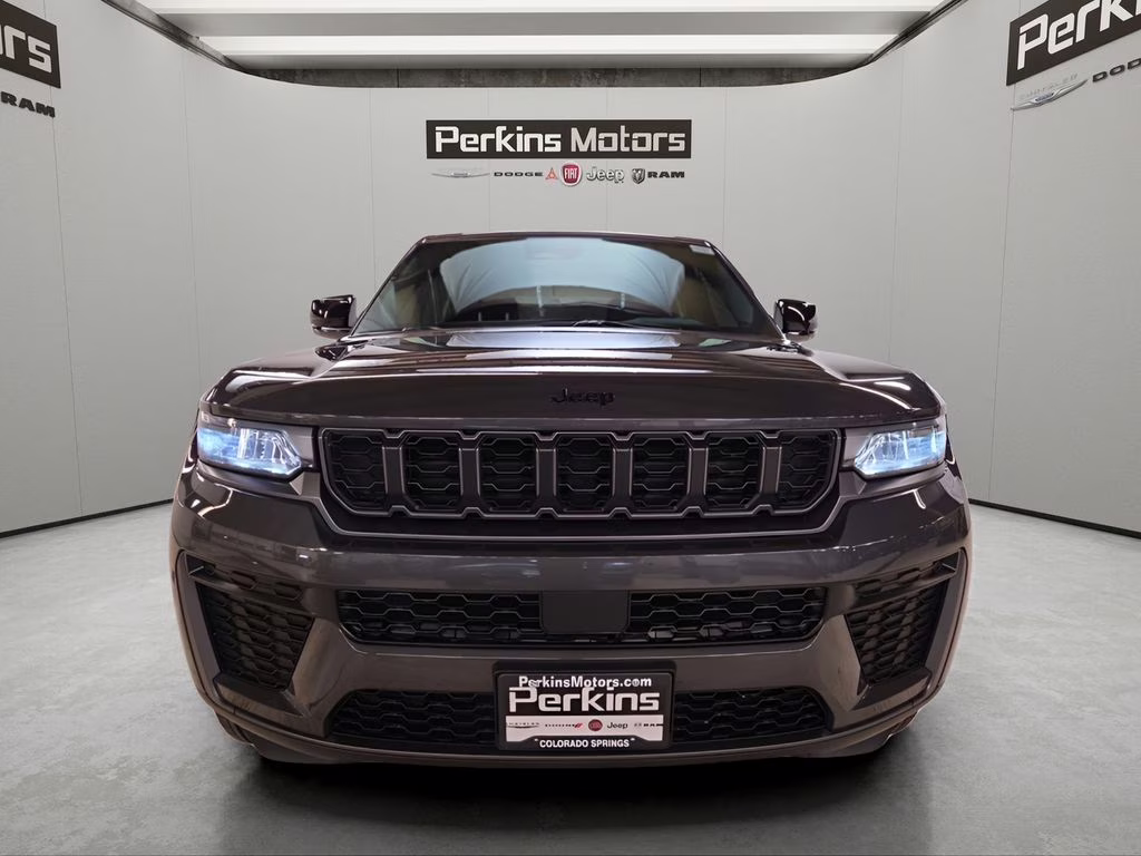 2026 Baltic Gray Metallic Clearcoat Jeep Grand Cherokee Laredo 4X4 SUV