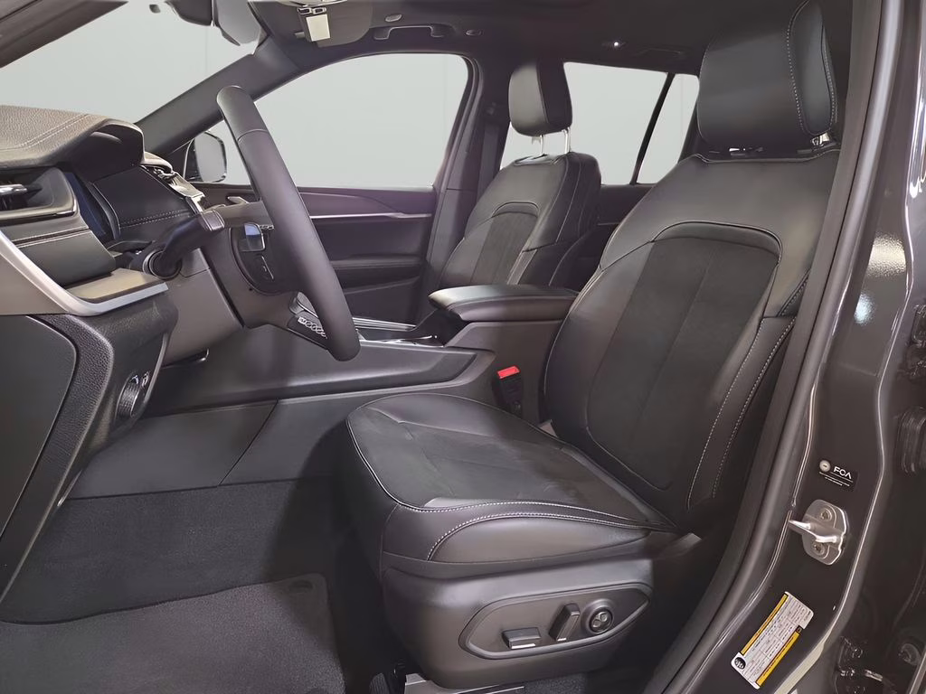 2026 Baltic Gray Metallic Clearcoat Jeep Grand Cherokee Laredo 4X4 SUV