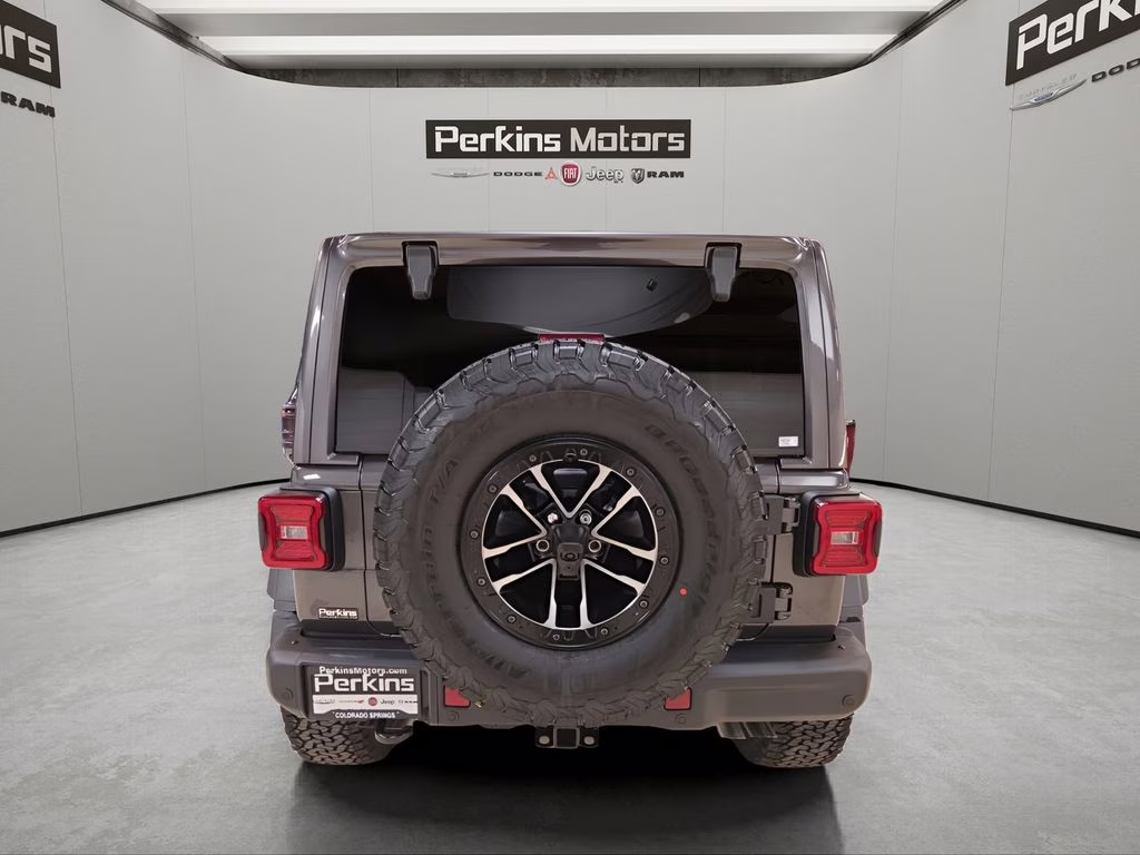 2026 Granite Crystal Metallic Clearcoat Jeep Wrangler Moab 392 4X4 SUV