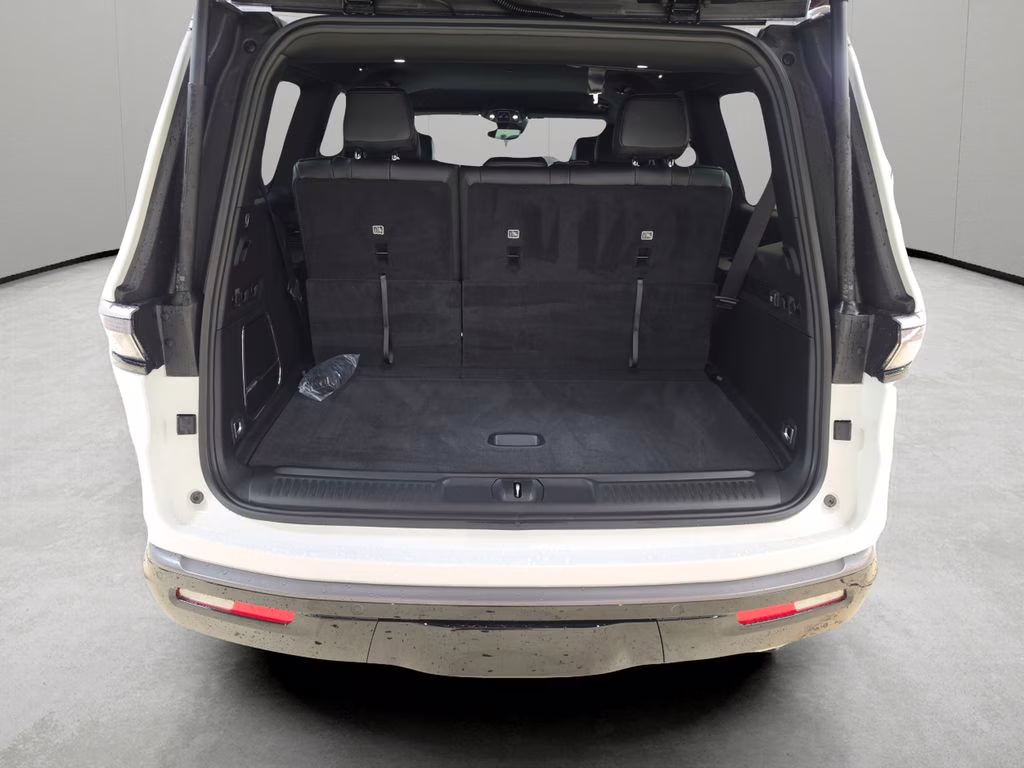 2026 Bright White Clearcoat Jeep Grand Wagoneer Grand Wagoneer 4X4 SUV