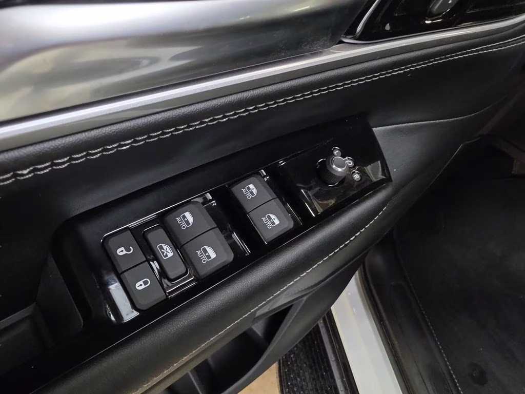 2026 Bright White Clearcoat Jeep Grand Wagoneer Grand Wagoneer 4X4 SUV