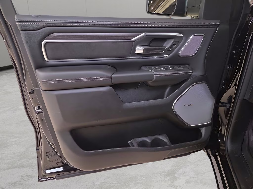 2026 Diamond Black Crystal Pearlcoat Ram 1500 Laramie 4X4 Truck