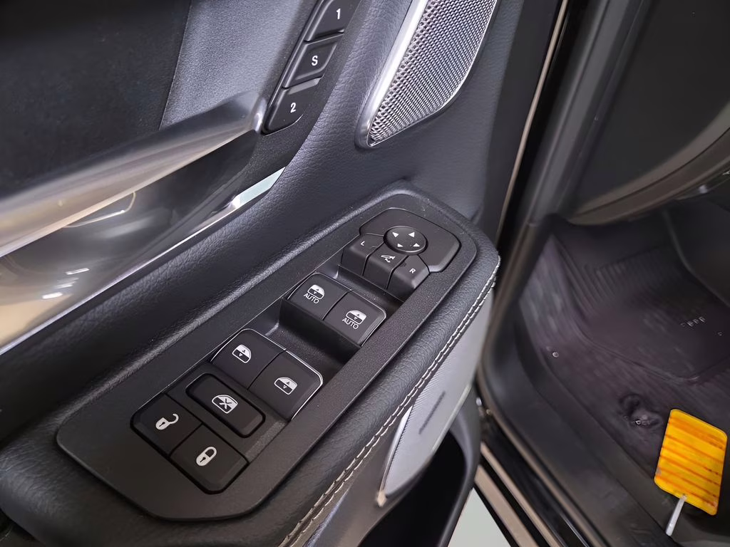 2026 Diamond Black Crystal Pearlcoat Ram 1500 Laramie 4X4 Truck