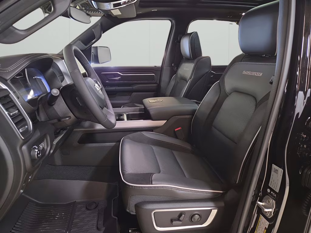 2026 Diamond Black Crystal Pearlcoat Ram 1500 Laramie 4X4 Truck