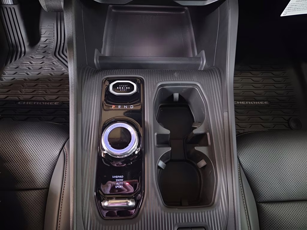 2026 Bright White Clearcoat Jeep Cherokee Limited 4X4 SUV