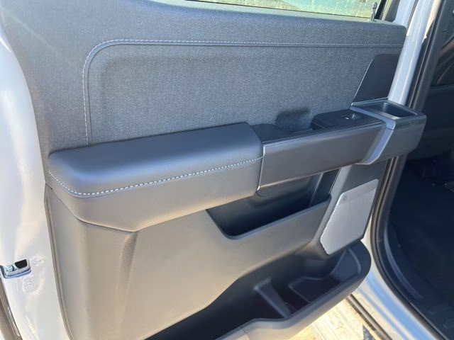 2026 Avalanche Ford F-150 Lariat 4X4 Truck